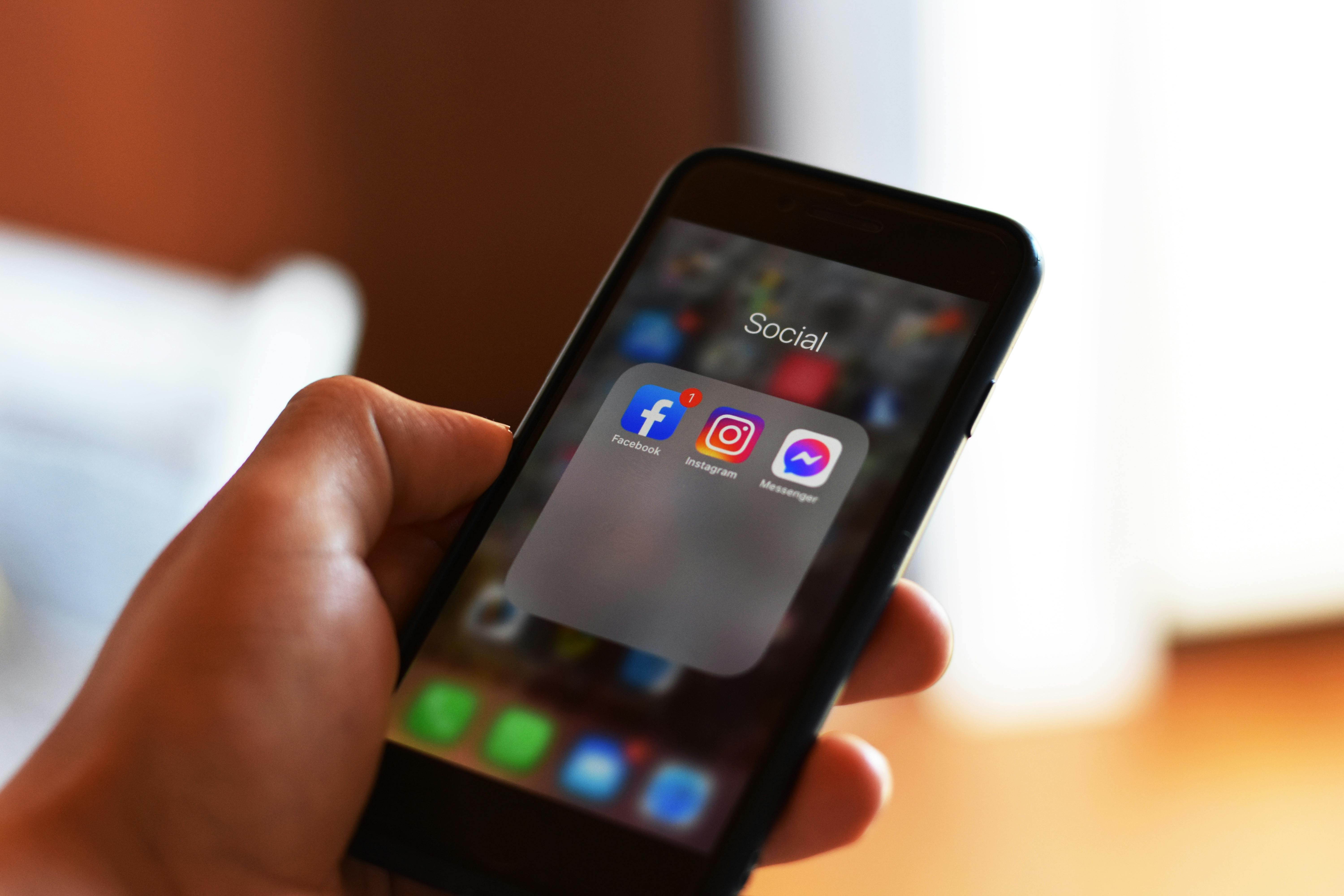 インスタフォロワー買うならまとめ買いでお得に増やそう